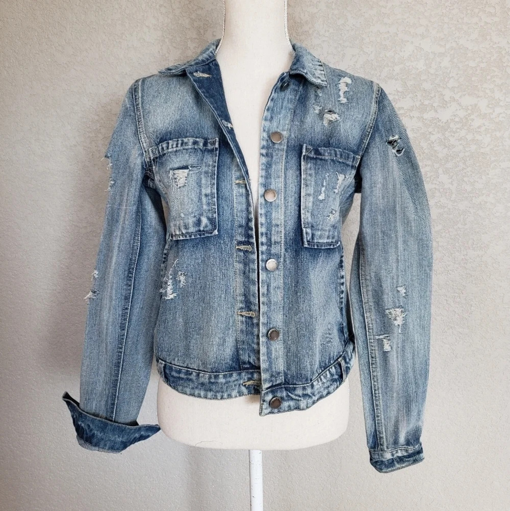 Life in progress distresses jean jacket size xs